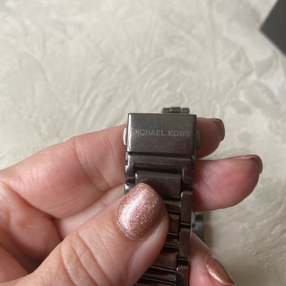 Michael Kors Pave Face Watch - Picture 4 of 7